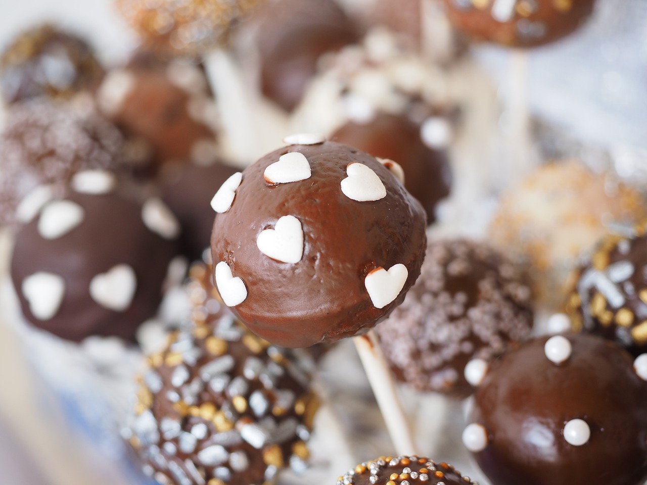 Upgrade Your Snacking With These Easy-To-Make Cannabis Cake Balls